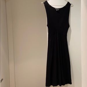 BLACK SWEATER MIDI DRESS